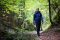 Philipp Lahm Philipp Lahm wandert durch einen Wald.