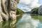 Donaudurchbruch Am Donaudurchbruch: Blick auf die Felsen, den Fluss und ein Schiff
