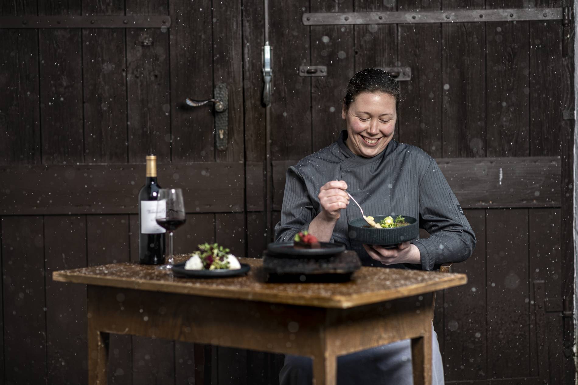 Bayern-Botschafterin und Spitzenköchin Stefanie Bauer beim Schlemmen