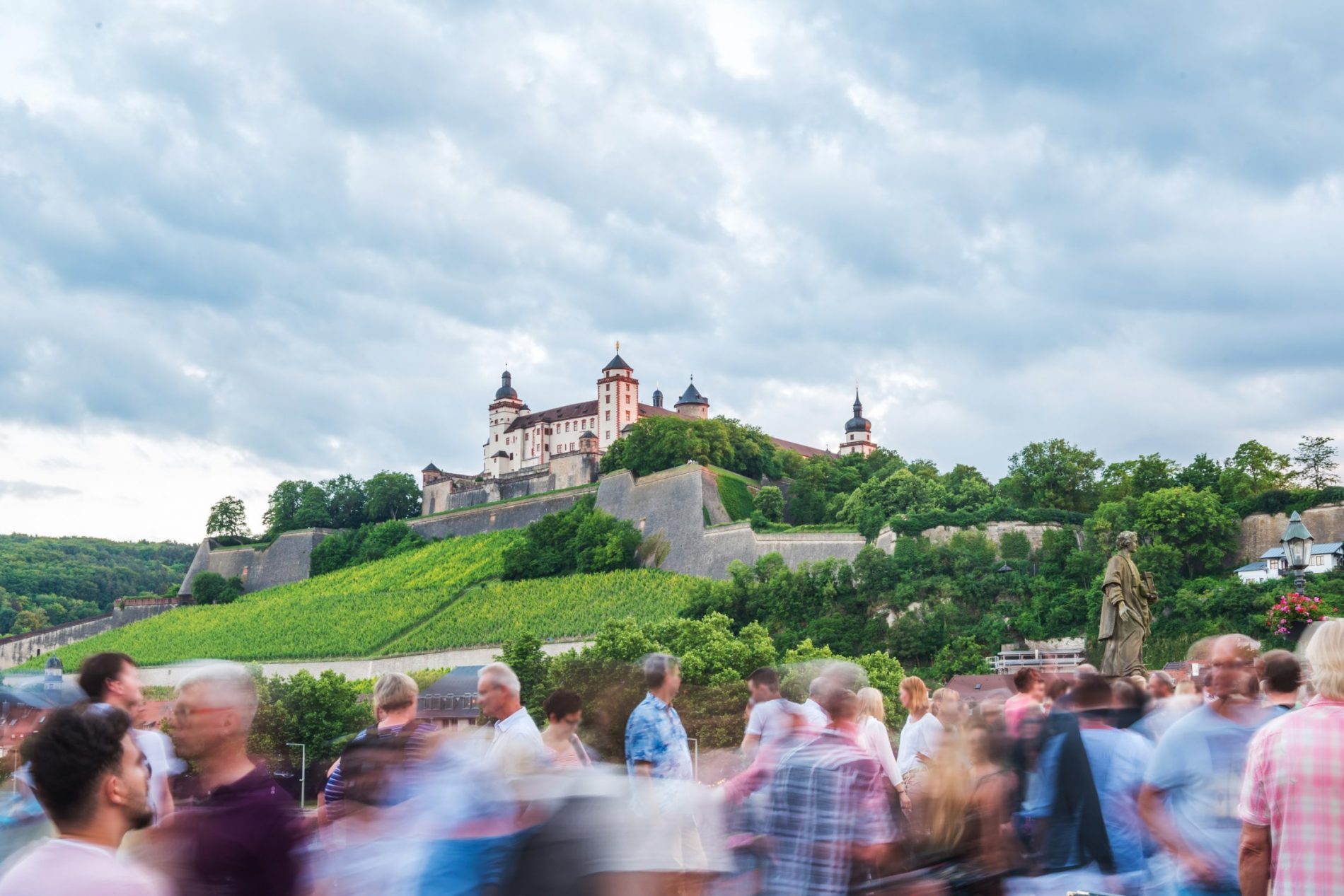 Festung Marienberg in W&uuml;rzburg zur Abendstunde