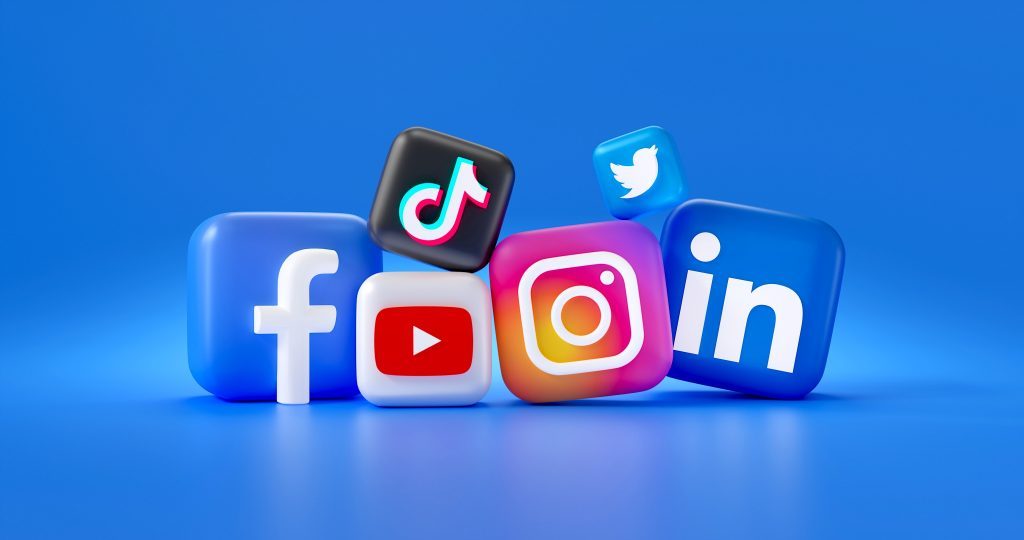 Social Media Logo Grafiken von TikTok, Facebook, Twitter, YouTube, LinkedIn und Instagram