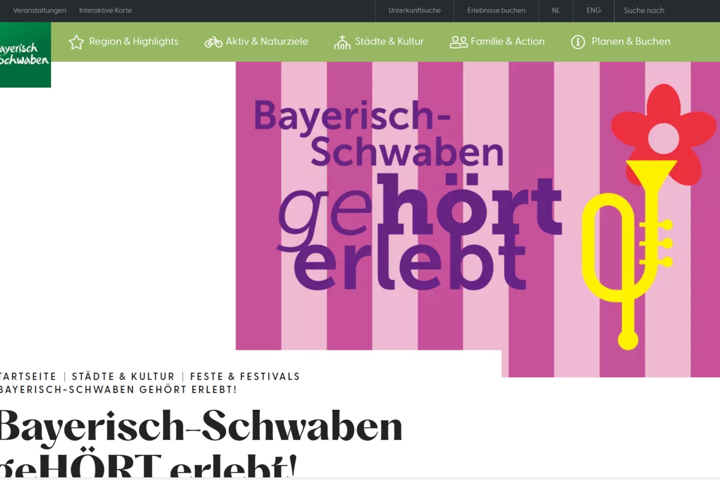 Grafik mit Schriftzug "Bayerisch-Schwaben geh&ouml;rt erlebt!" und bunten Hintergr&uuml;nden sowie einer stilisierten Blume und Trompete.
